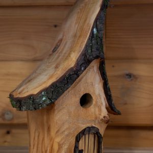 Nichoir à oiseaux en aulne