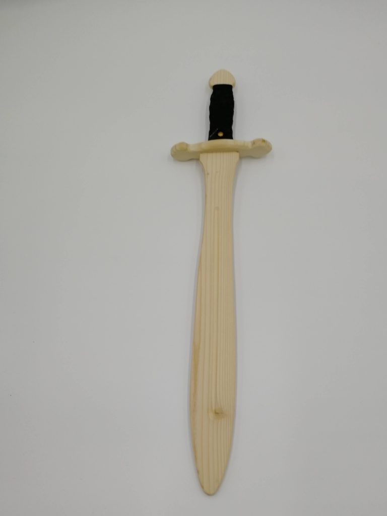 Poignée en simili cuir - Bois de hêtre
L'accessoire parfait pour votre petit chevalier ou pirate
Idéal pour les soirées déguisées, le carnaval, les fêtes médiévales