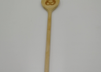 CUILLERE EN BOIS AVEC MOTIF BRETZEL