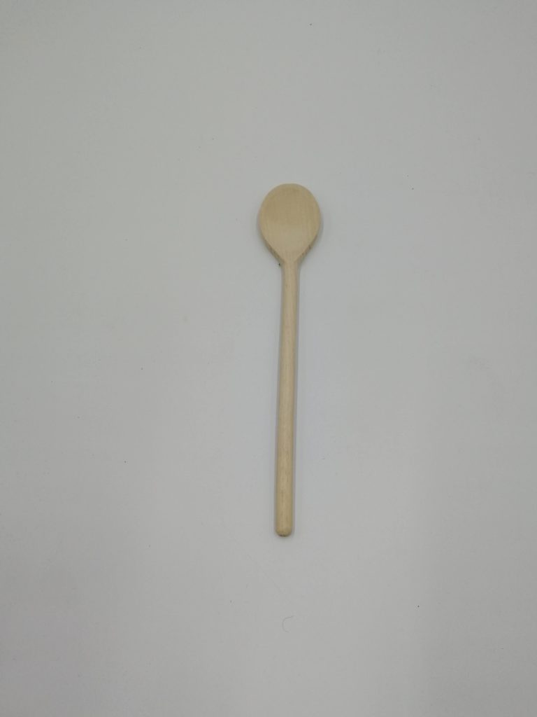 Ustensiles de cuisine écologiques. Hêtre non-traité.
Ne raye pas les casseroles
Antibactérien, des études ont montré que des ustensiles en bois (contrairement à ceux en plastique) montrent une propriété, antibactérienne naturelle.
ENTRETIEN : La façon la plus rapide et la plus simple de nettoyer est de la passer à l’eau et laisser sécher.