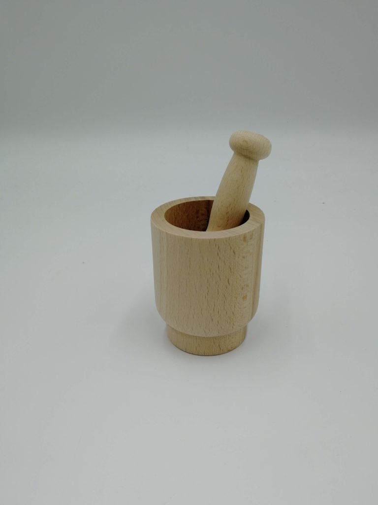 Permet d'écraser facilement l'ail, le gingembre, les herbes, les épices et les fruits pour conserver les saveurs les plus fraîches dans votre cuisine.
Le pilon ergonomique est confortable à tenir, la surface lisse ne vous fera pas mal aux mains après une longue utilisation
Utilisé dans les pharmacies.
Très utile pour écraser les feuilles de menthe ou citron pour préparer cocktails et mojitos.