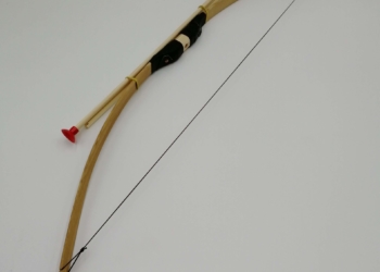 Arc avec trou pour débutant 3 flèches – 80 cm