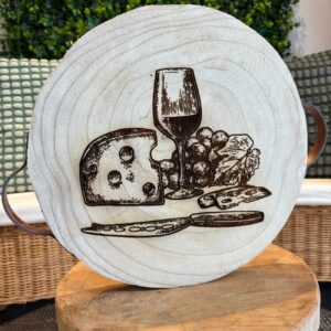 Plateau en bois avec poignées cuir – Gravure artisanale