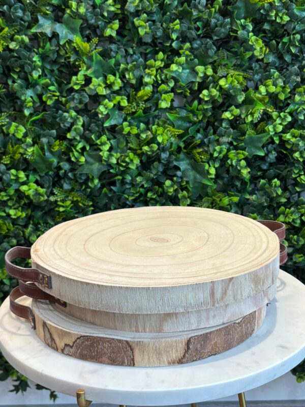 Plateau en bois avec poignées cuir – Gravure artisanale – Image 2