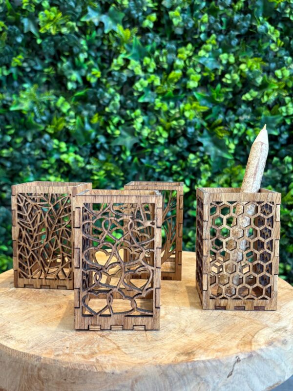 Porte-crayon / Photophore bougie en chêne – 4 motifs